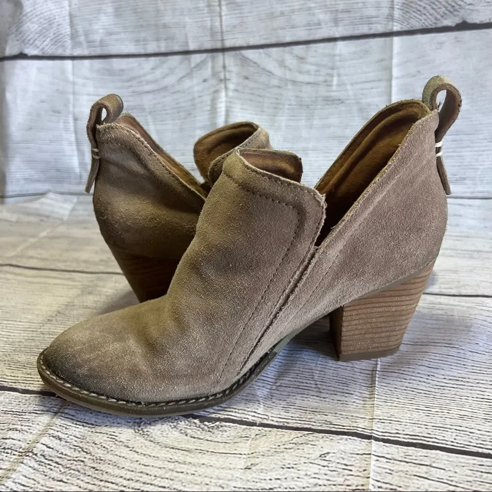Jeffrey Campbell Women's Size 8 Rosalee Ankle Bootie Taupe Suede Western